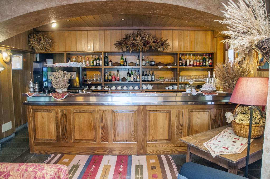 Hotel Vallee De Конье Экстерьер фото